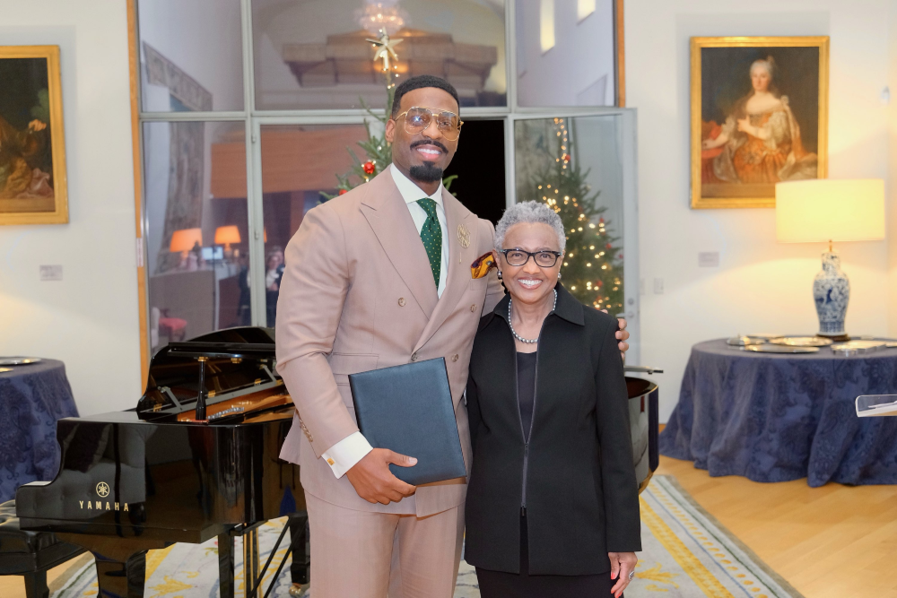 Soloman Howard receiving 2021 Ambassador of the Arts Award.